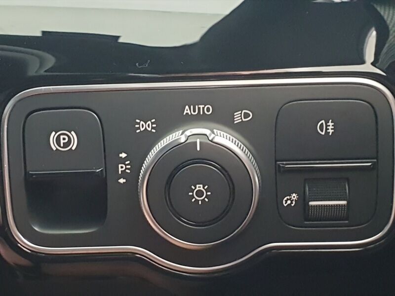 More views of Mercedes-Benz CLA
