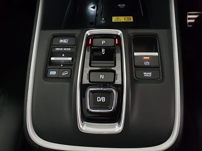 More views of Honda CR-V