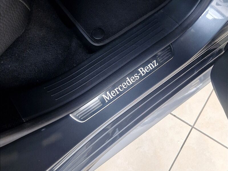 More views of Mercedes-Benz GLE