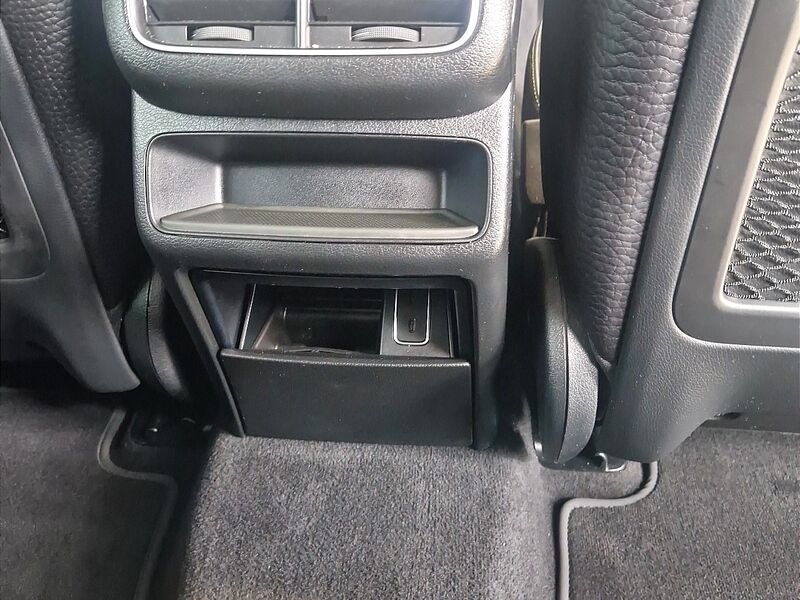 More views of Mercedes-Benz GLE