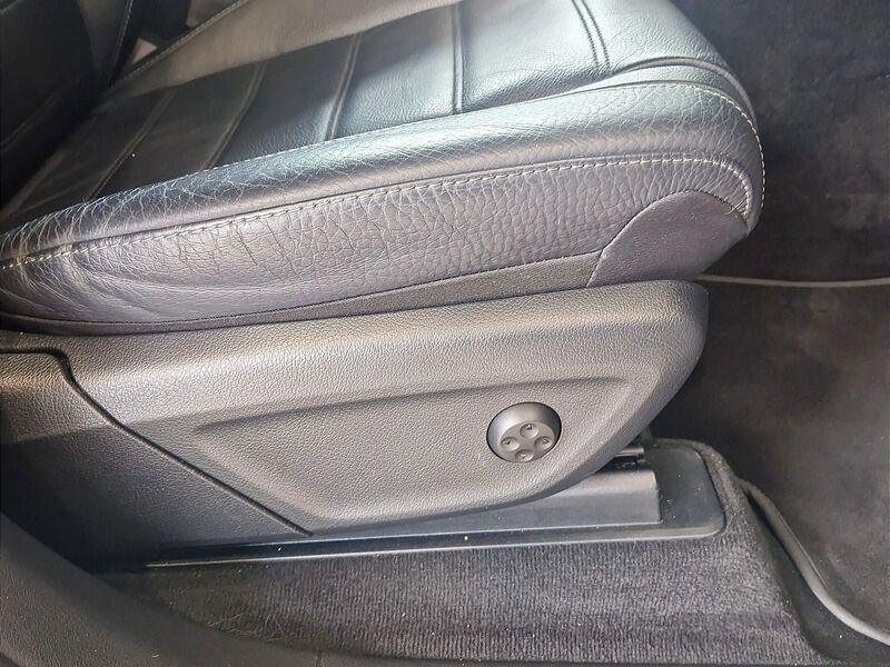 More views of Mercedes-Benz GLE