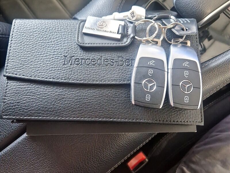 More views of Mercedes-Benz GLE