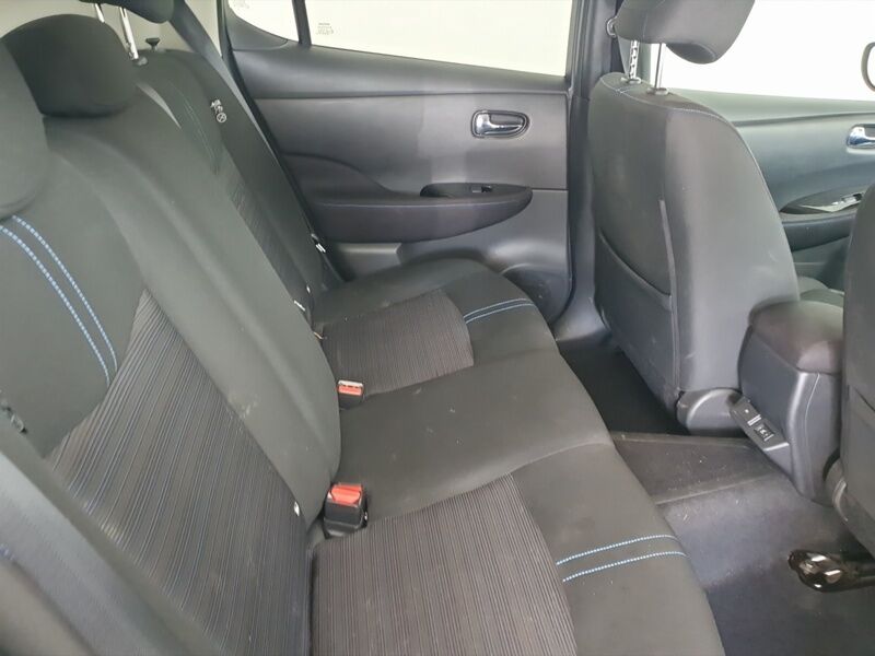 More views of Nissan Leaf