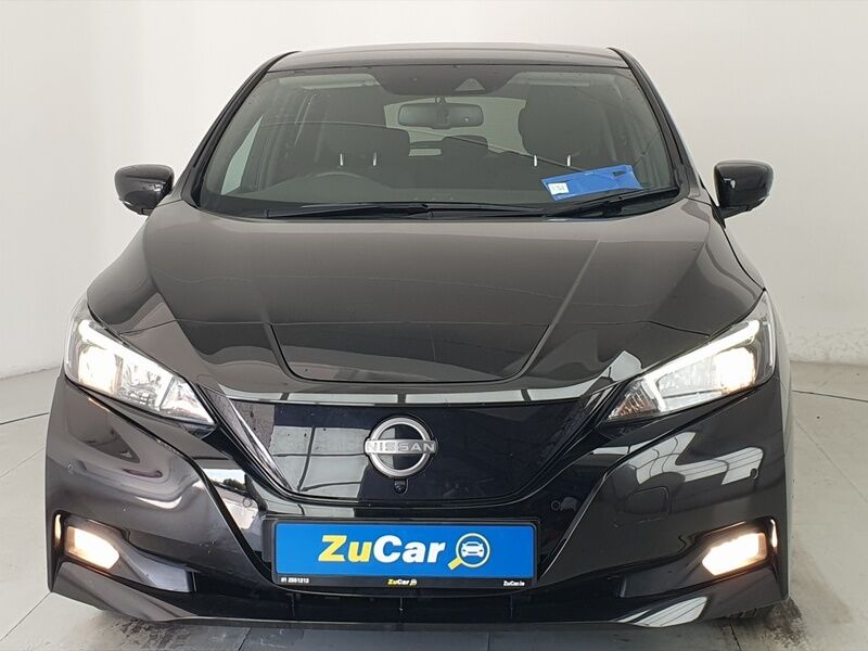 More views of Nissan Leaf