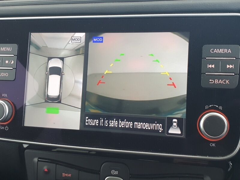 More views of Nissan Leaf