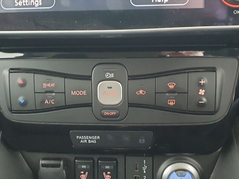 More views of Nissan Leaf