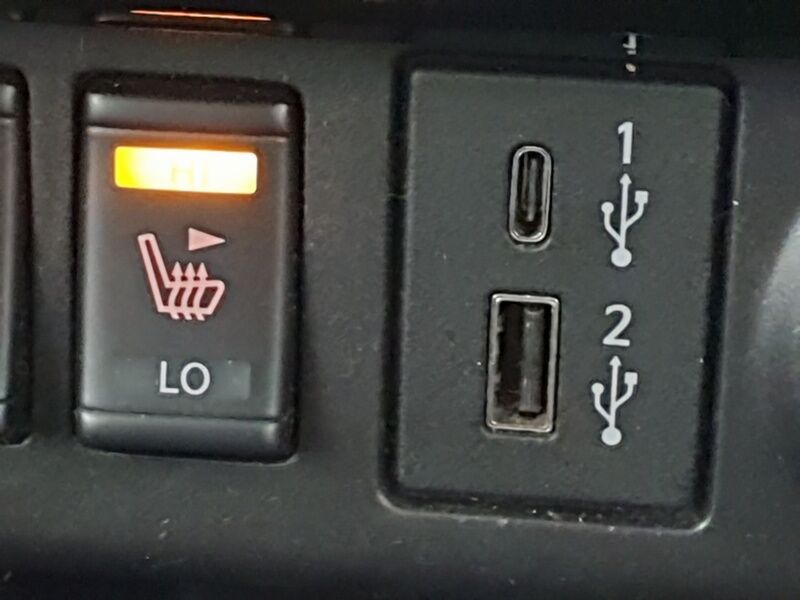 More views of Nissan Leaf