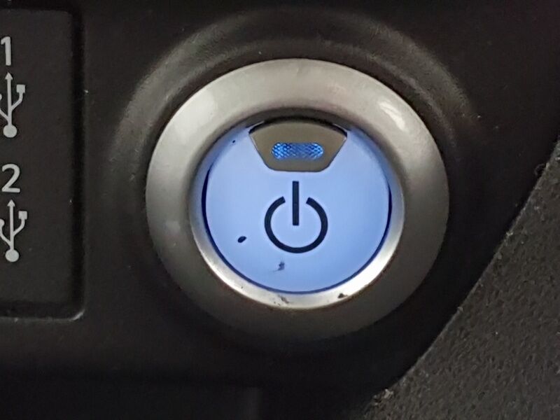More views of Nissan Leaf