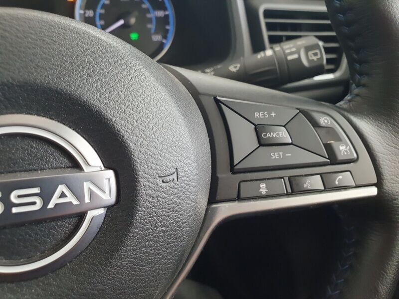 More views of Nissan Leaf