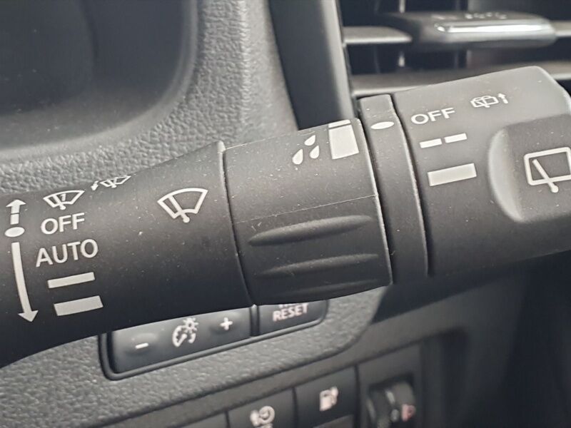 More views of Nissan Leaf