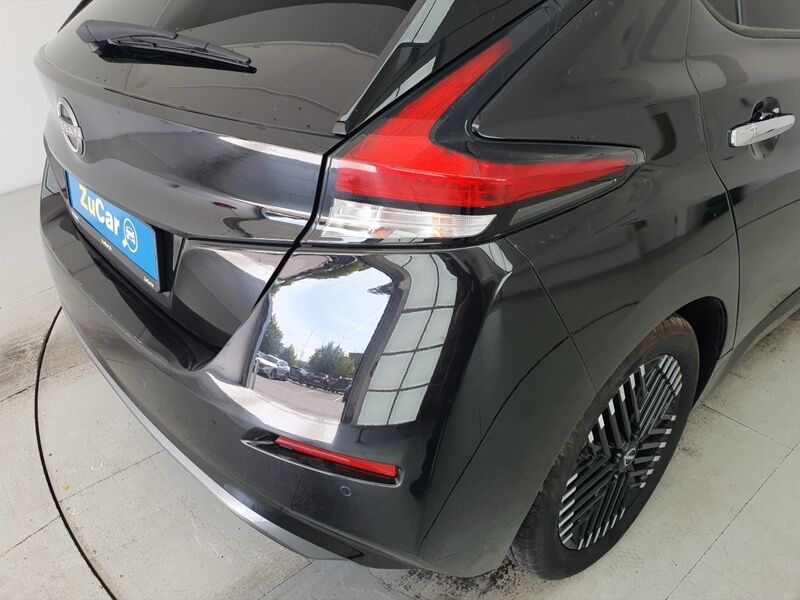 More views of Nissan Leaf