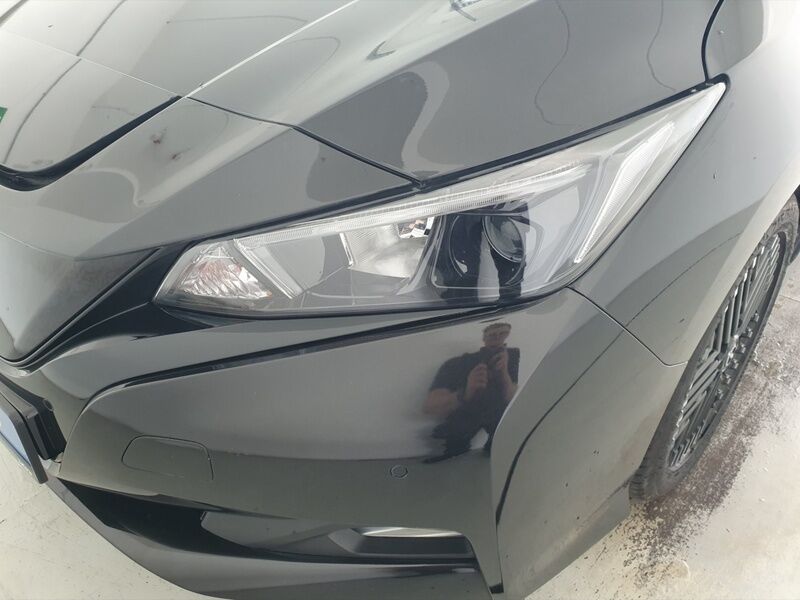More views of Nissan Leaf
