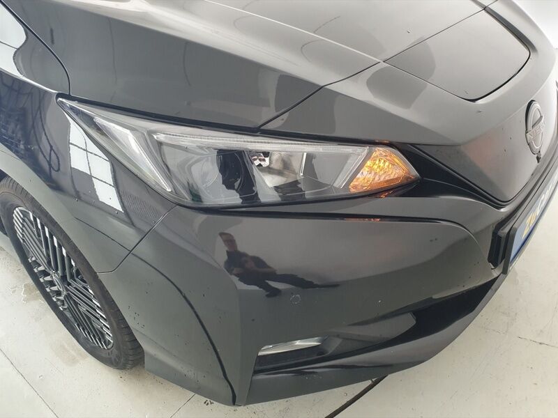 More views of Nissan Leaf