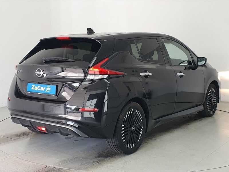 More views of Nissan Leaf