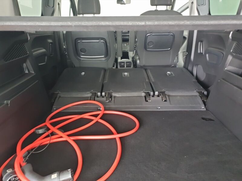 More views of Peugeot Rifter