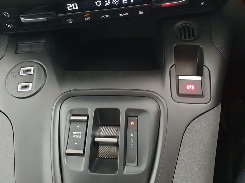 More views of Peugeot Rifter