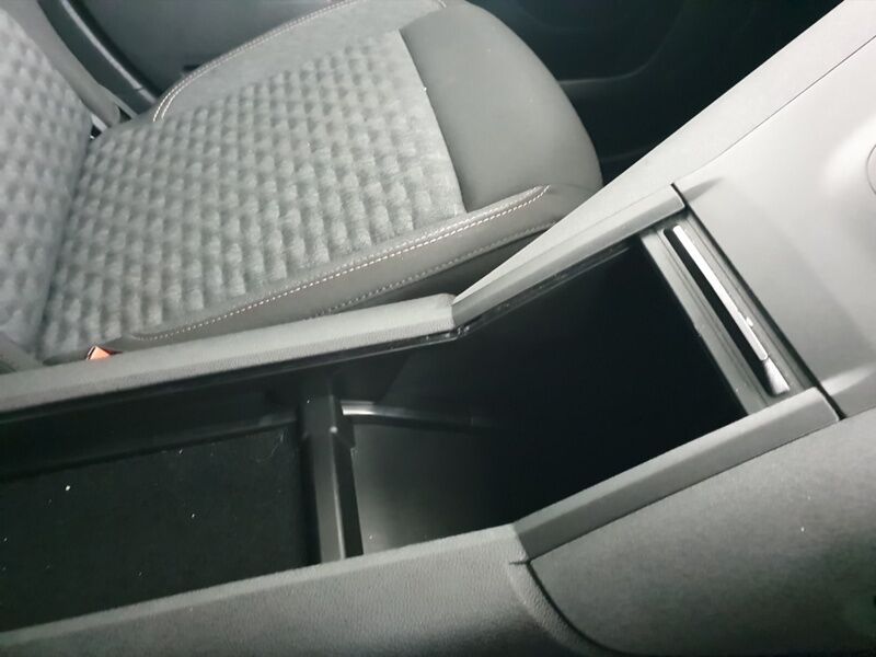 More views of Peugeot Rifter