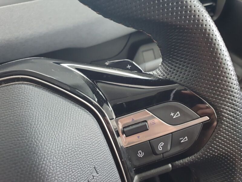 More views of Peugeot Rifter