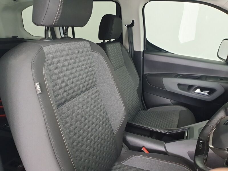 More views of Peugeot Rifter