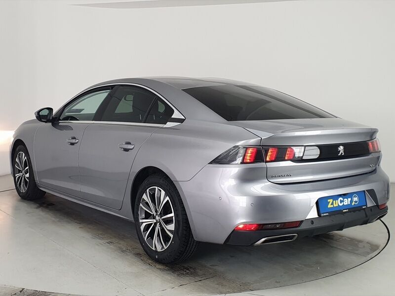 More views of Peugeot 508