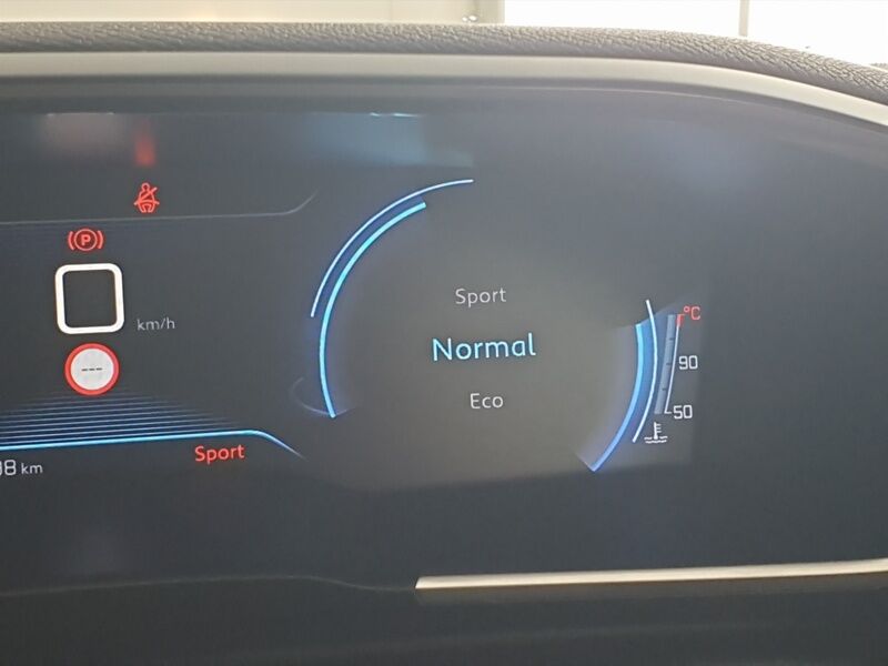 More views of Peugeot 508