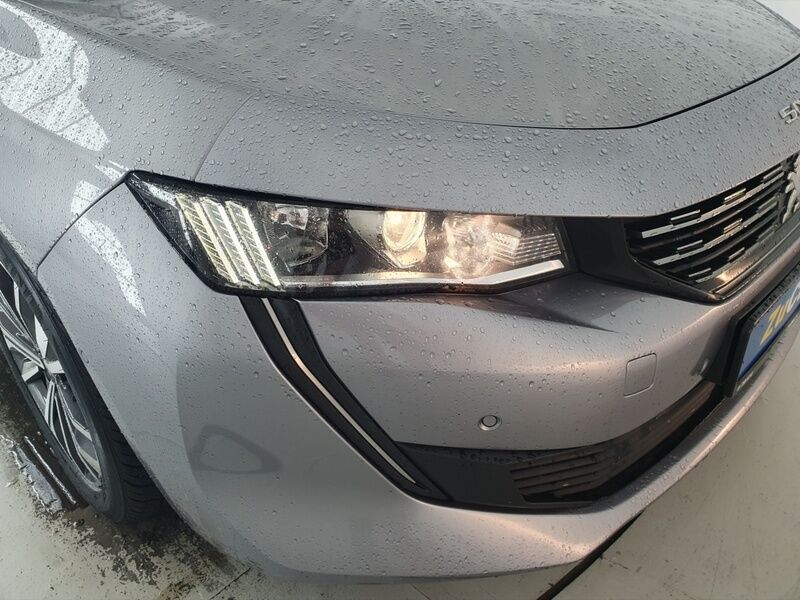 More views of Peugeot 508