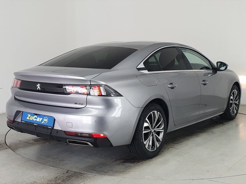 More views of Peugeot 508