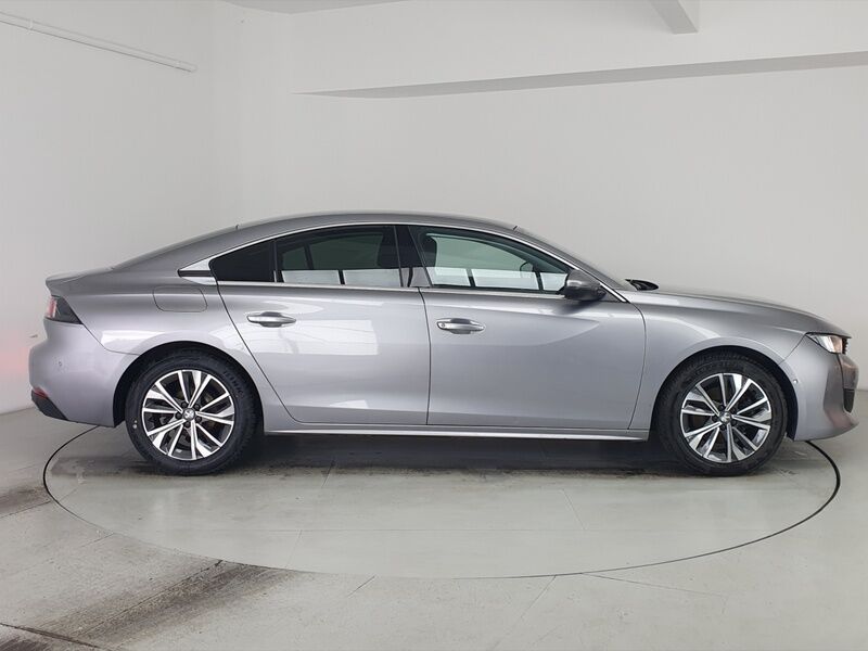 More views of Peugeot 508