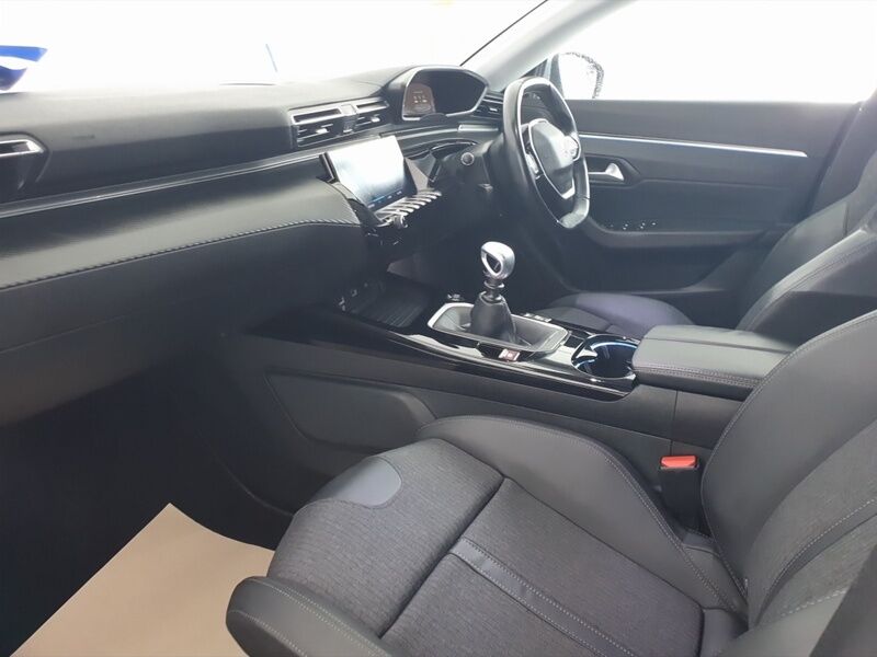 More views of Peugeot 508