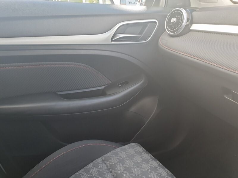 More views of MG ZS