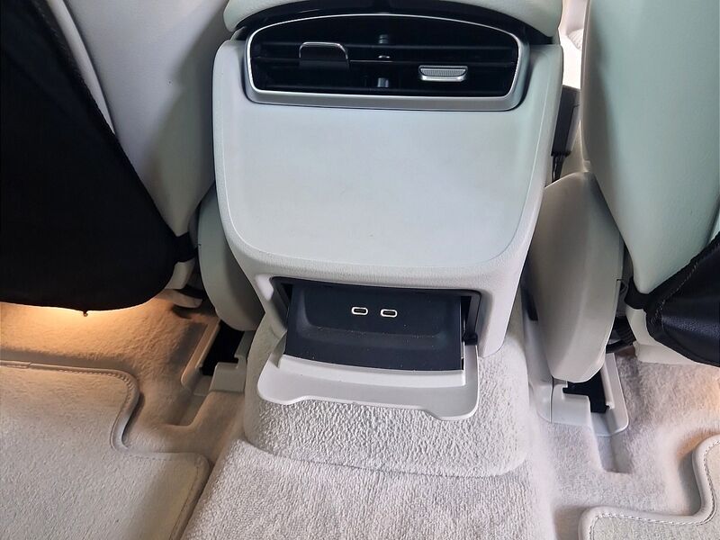 More views of Mercedes-Benz EQE