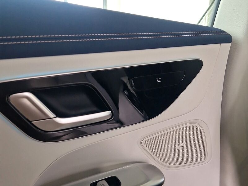 More views of Mercedes-Benz EQE