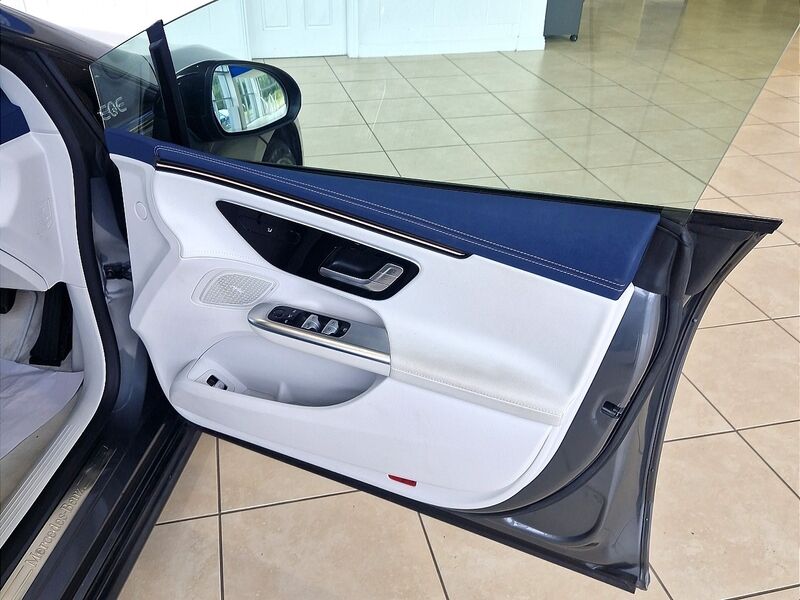 More views of Mercedes-Benz EQE