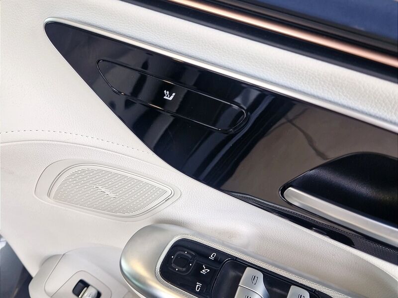 More views of Mercedes-Benz EQE