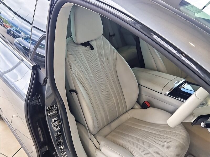 More views of Mercedes-Benz EQE