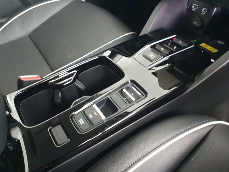 More views of Honda e:Ny1