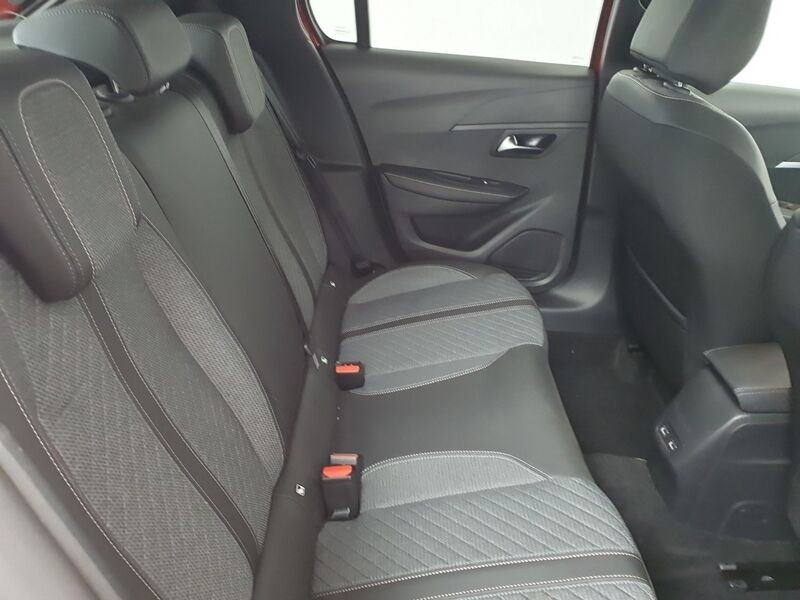 More views of Peugeot 208