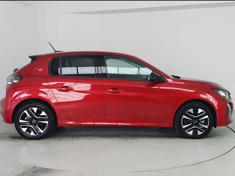 More views of Peugeot 208