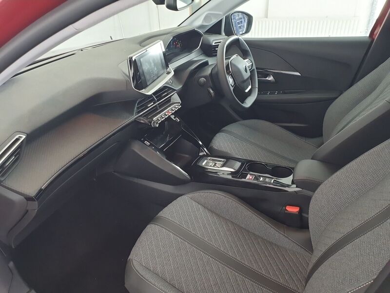 More views of Peugeot 208