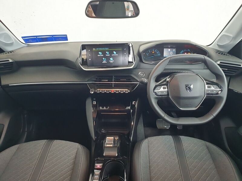 More views of Peugeot 208