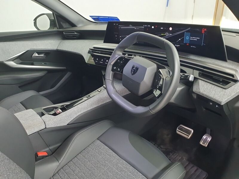 More views of Peugeot 3008