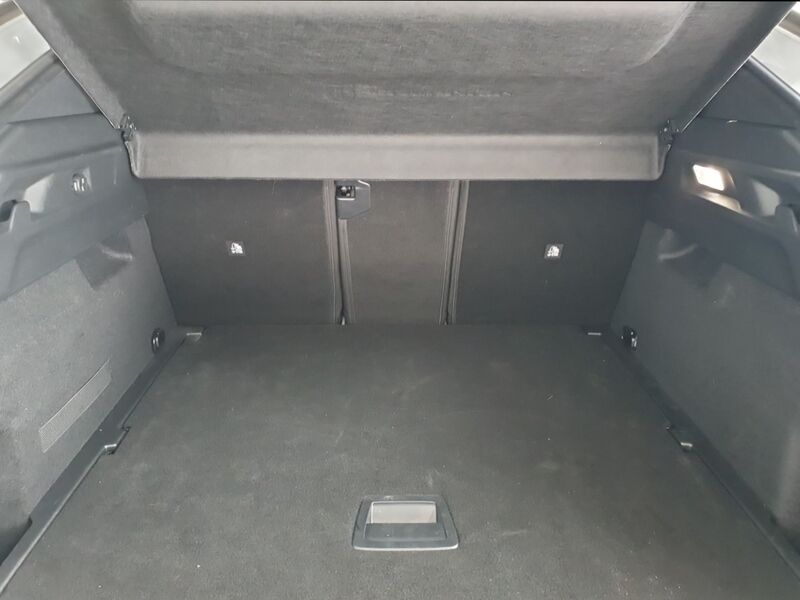 More views of Peugeot 3008