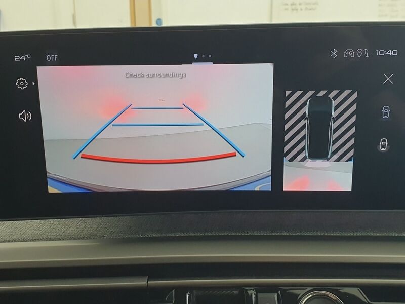 More views of Peugeot 3008