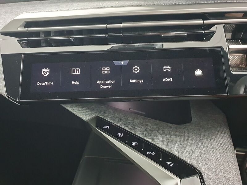 More views of Peugeot 3008