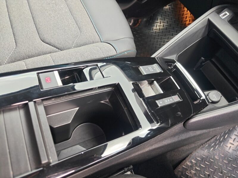 More views of Citroen e-C4