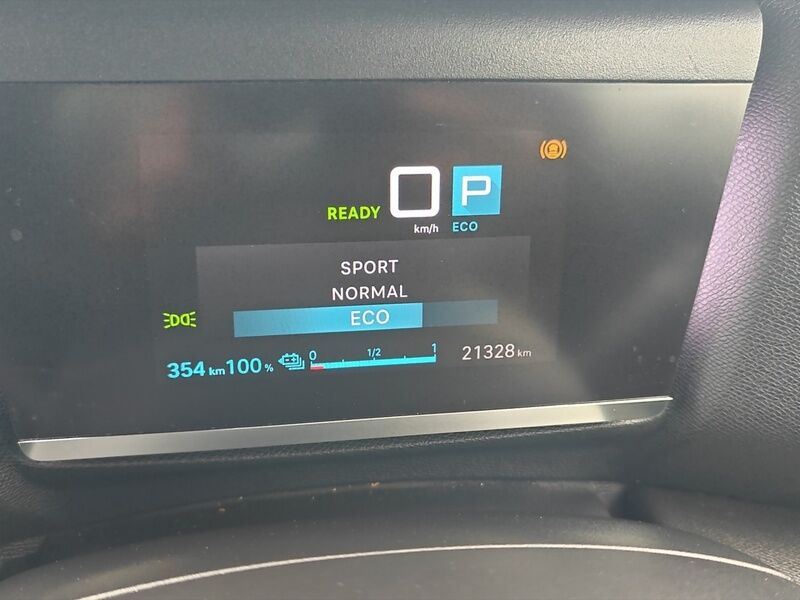 More views of Citroen e-C4