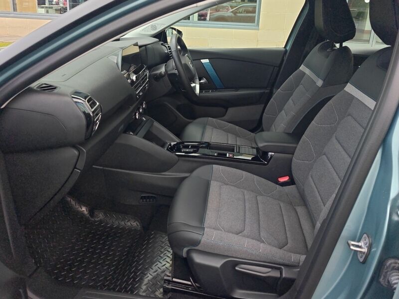 More views of Citroen e-C4