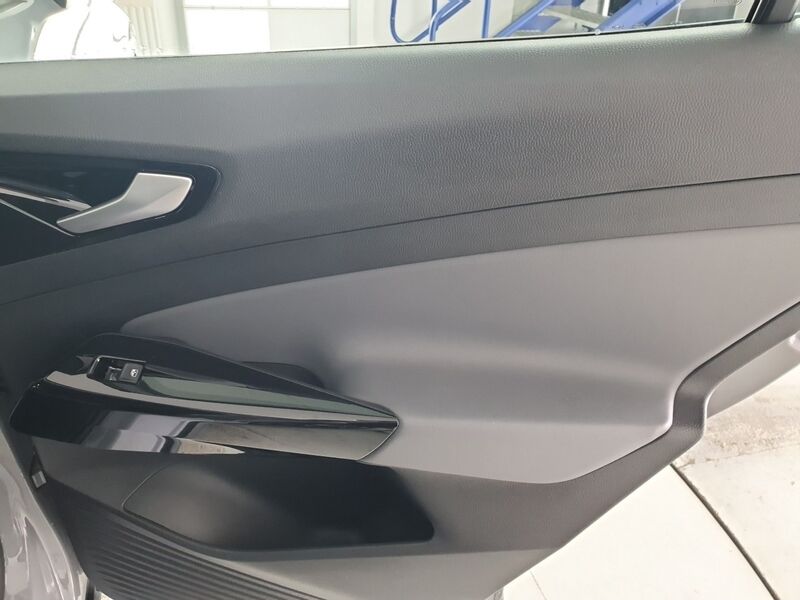 More views of Volkswagen ID.4
