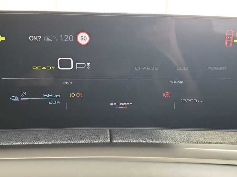 More views of Peugeot 3008