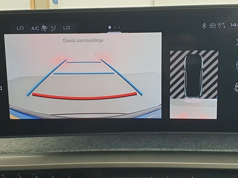 More views of Peugeot 3008